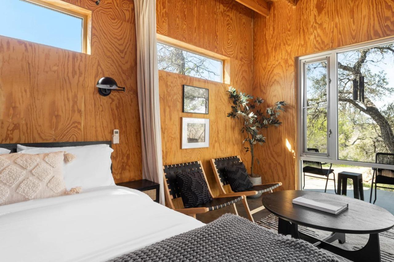 Lazo House - Riverfront With Overlooking Llano River Exterior photo