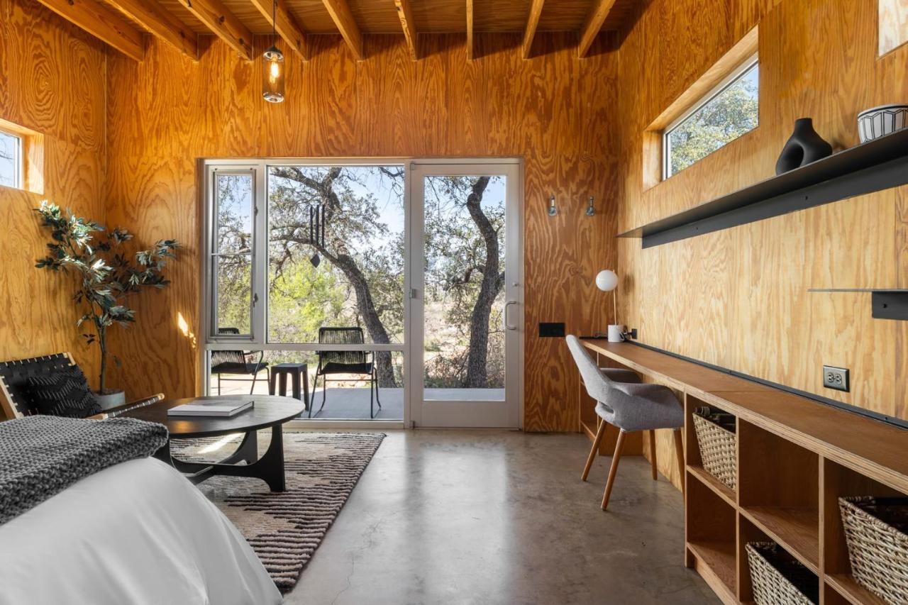 Lazo House - Riverfront With Overlooking Llano River Exterior photo