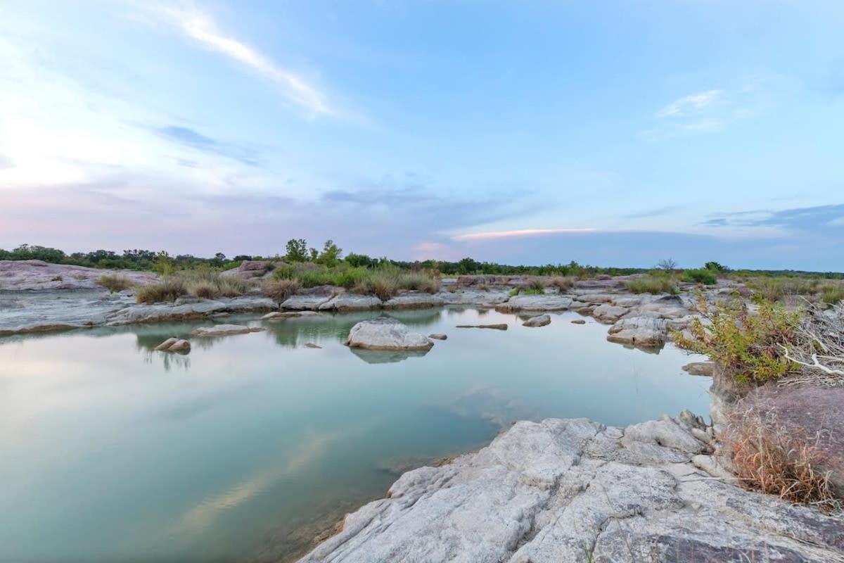 Lazo House - Riverfront With Overlooking Llano River Exterior photo